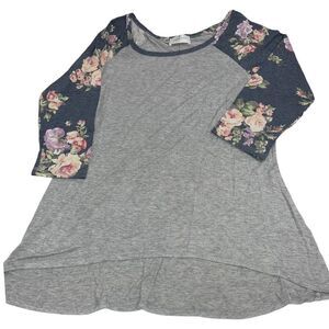 4/$25 - Threads Studio Grey Cotton w/ Bluish-Grey‎ Floral 3/4 Sleeves - Size Lg